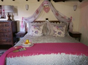 Double Room, Private Bathroom (2)