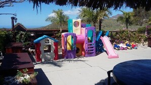 Zona de juegos infantil al aire libre