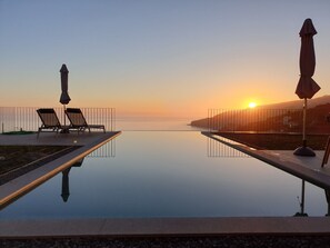Outdoor pool - Living with tropical ambience (Ribeira Brava)