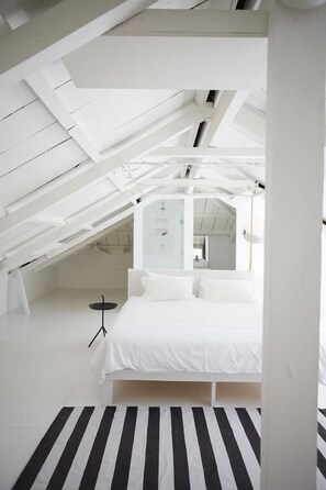 House (HouseAwe) | In-room safe, free WiFi, bed sheets - InAweStays (Cape Town)