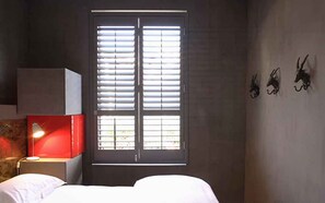 Egyptian cotton sheets, premium bedding, memory foam beds, in-room safe - InAweStays (Cape Town)