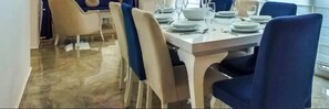 Βίλα, 4 Υπνοδωμάτια | Γεύματα στο δωμάτιο