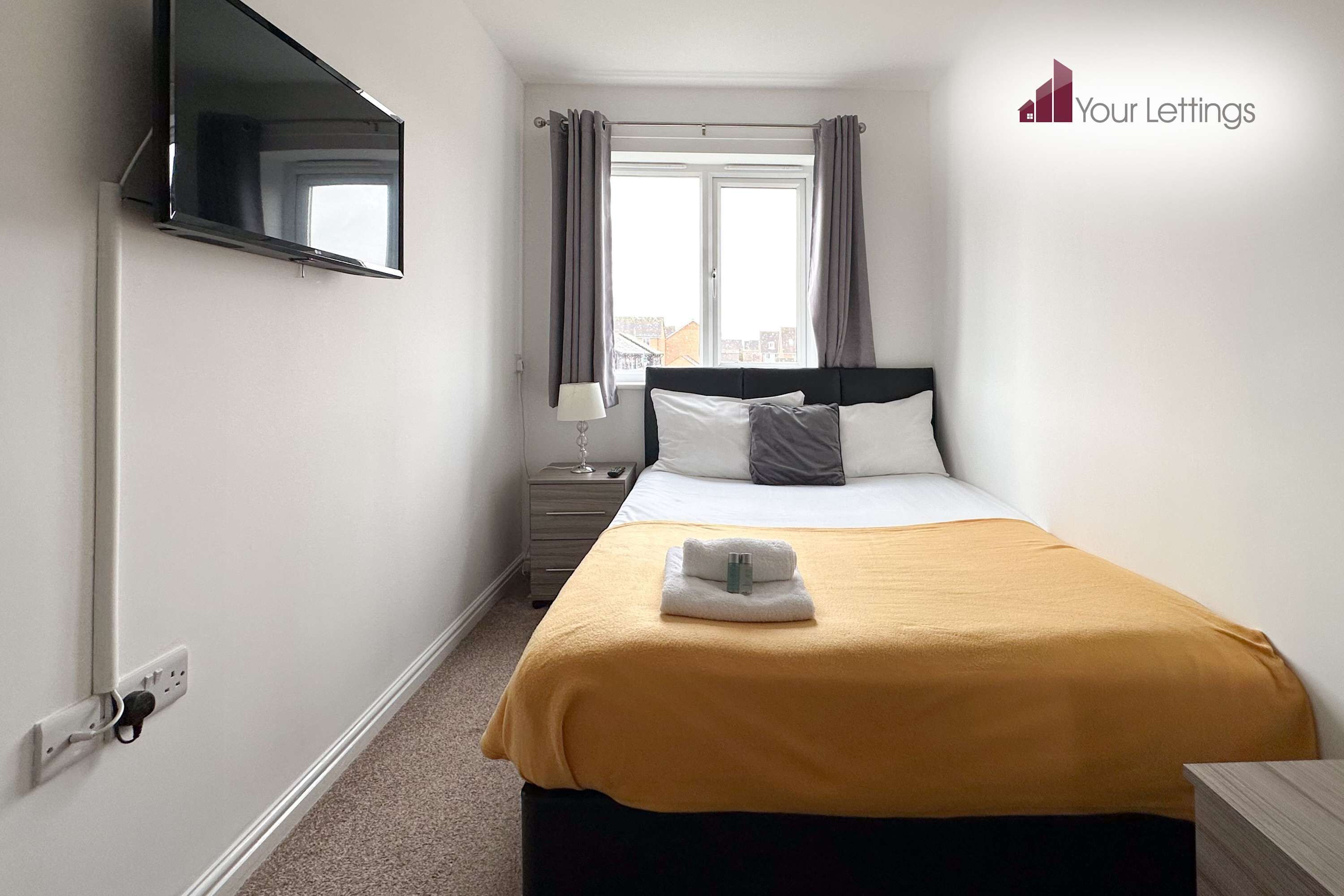 6 bedrooms, iron/ironing board, WiFi, bed sheets