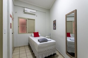高級單人房 | 免費無線上網、床單
