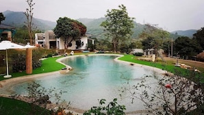 Outdoor pool - Ohara Villas & Resort (Tan Hoa)