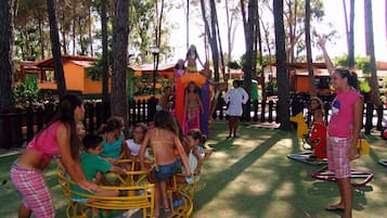 Children’s play area – outdoor