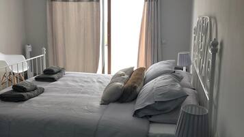 4 slaapkamers, een strijkplank/strijkijzer, wifi, beddengoed