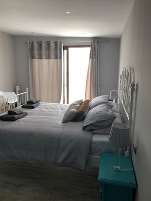 4 chambres, fer et planche Ă repasser, Wi-Fi, draps fournis