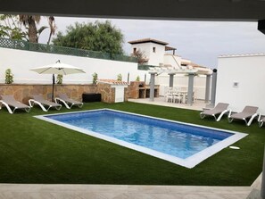 Piscine extérieure, piscine chauffée