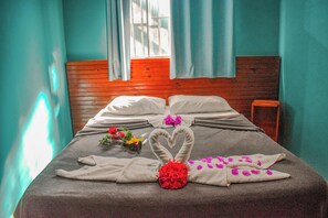 Minibar, sistema de insonorización, wifi gratis y ropa de cama 