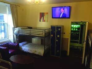 Basic Shared Dormitory, Mixed Dorm (2 beds) | Free WiFi, bed sheets - Bobby's Bunkhouse - Hostel (Edinburgh)