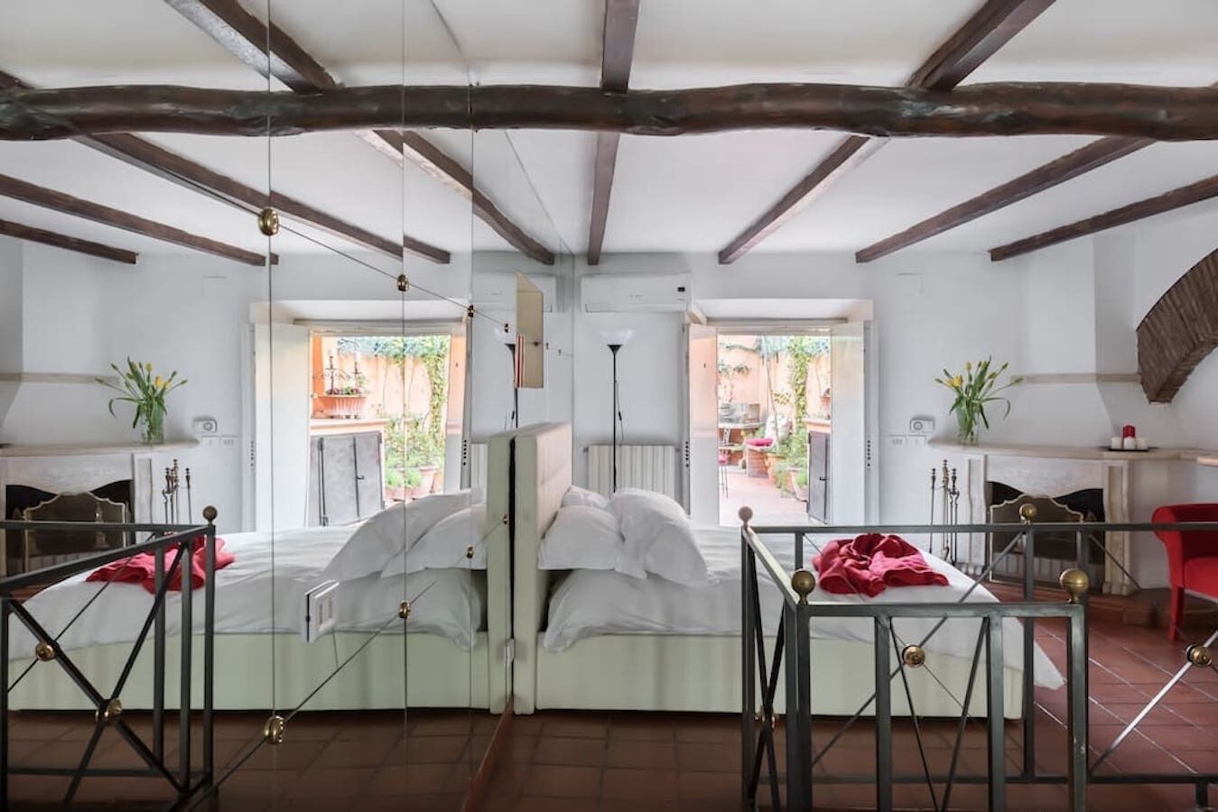 2 bedrooms, in-room safe, desk, iron/ironing board