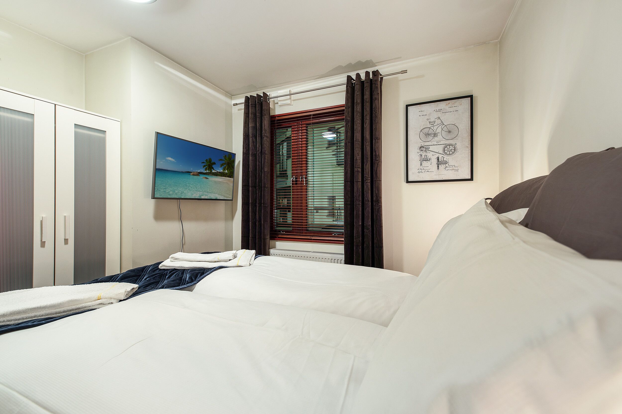 1 bedroom, in-room safe, iron/ironing board, free WiFi