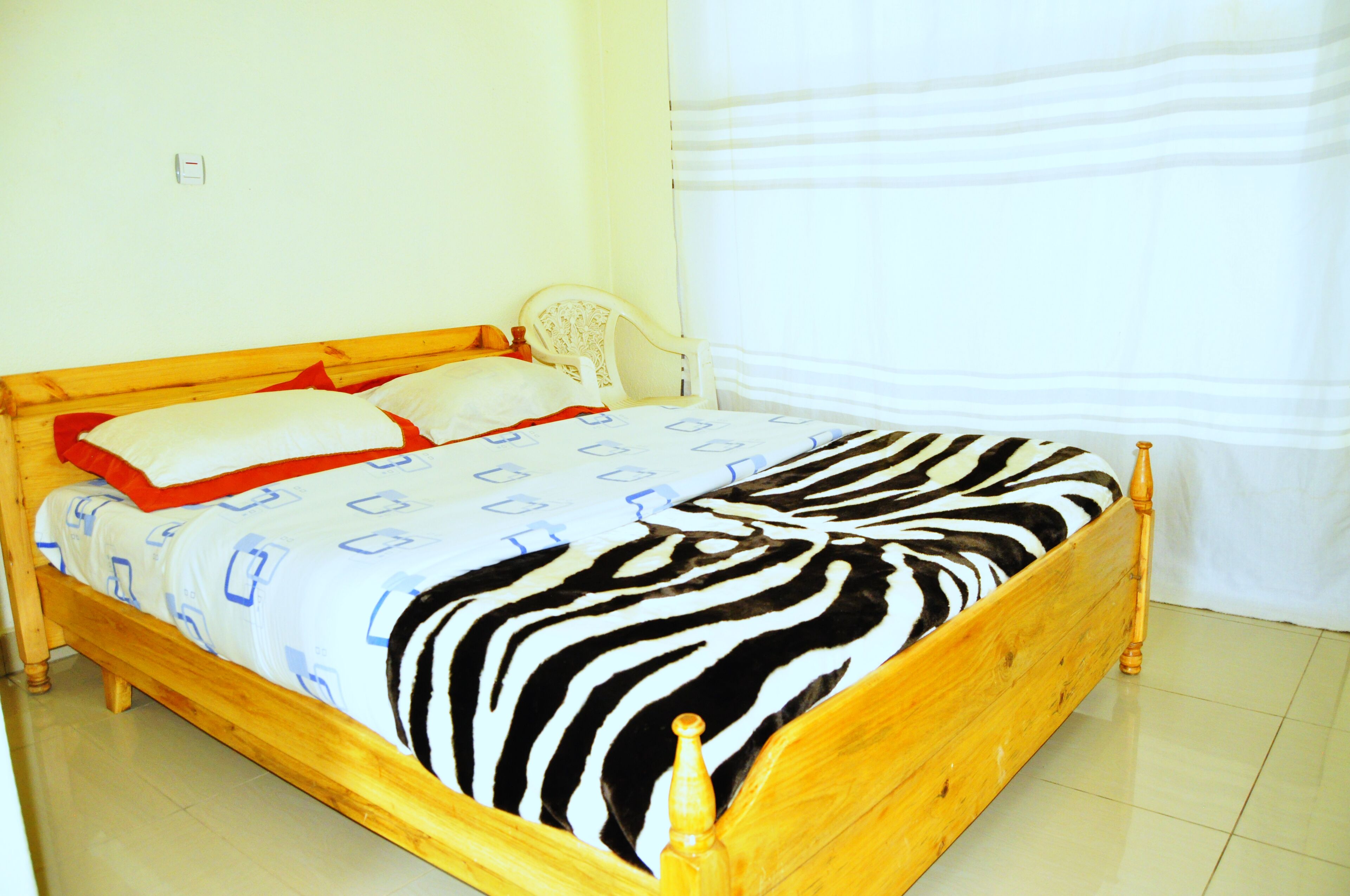 8 多间卧室、熨斗/熨衣板、WiFi、床单