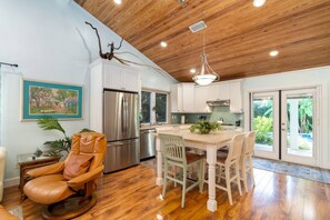 Interior - Dune Bungalow Steps from the beach and river (St. Augustine)