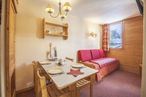 Dining - Apartment with balcony at the foot of the slopes and close proximity to shops and services (Doucy-Valmorel)