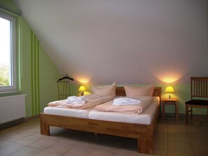 2 bedrooms, iron/ironing board, travel cot, WiFi - Apartment 10 - Mobilcamp Heringsdorf GmbH Haus Triftende (Heringsdorf)