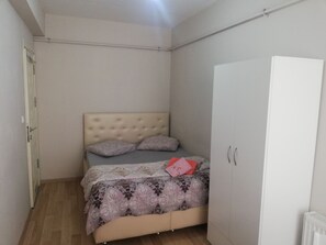 Apartment | 1 bedroom, premium bedding, individually decorated, desk