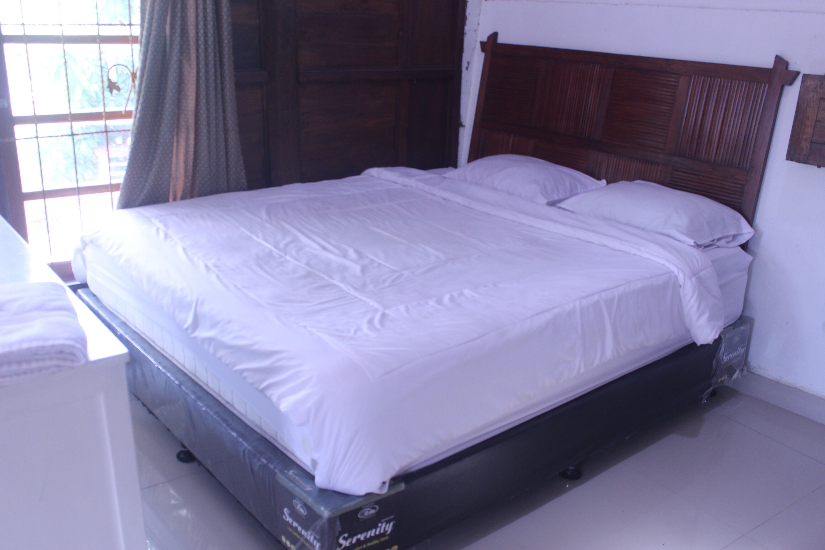 Omah Putih Small Limasan