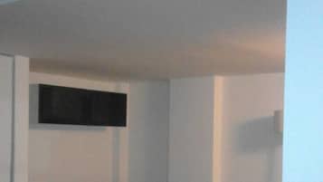 Economy Triple Room | Private kitchenette