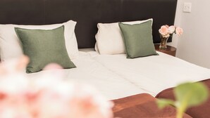 Unclassified image, 5 of 29, button - Mauya Guesthouse (Cape Town)