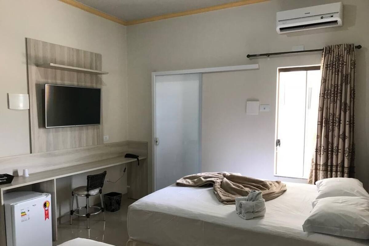 Dreibettzimmer | Minibar, Bettwäsche