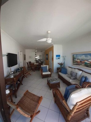 TV, table tennis, stereo