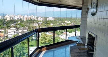 Beautiful fit, standing on the sand with spectacular sea views. Spotless