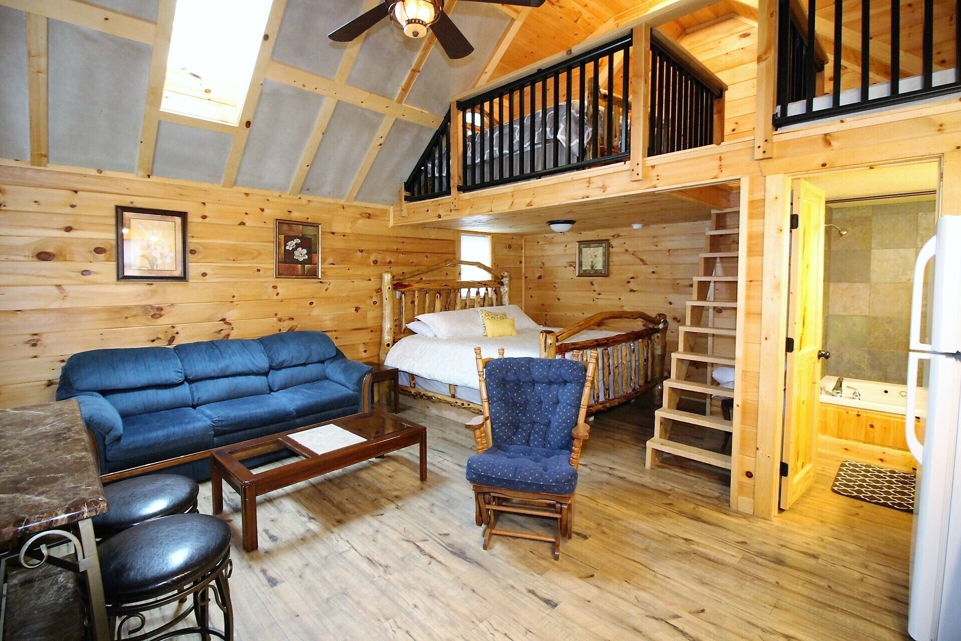 Beautiful Cabin Sleeps 5