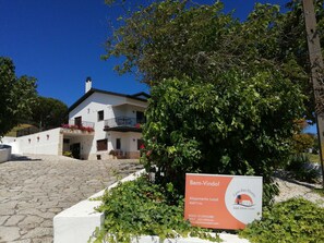 Exterior - Luxury, independent, 4-person apartment on the ground floor 'A Orquidea' (SANTA CATARINA CLD)