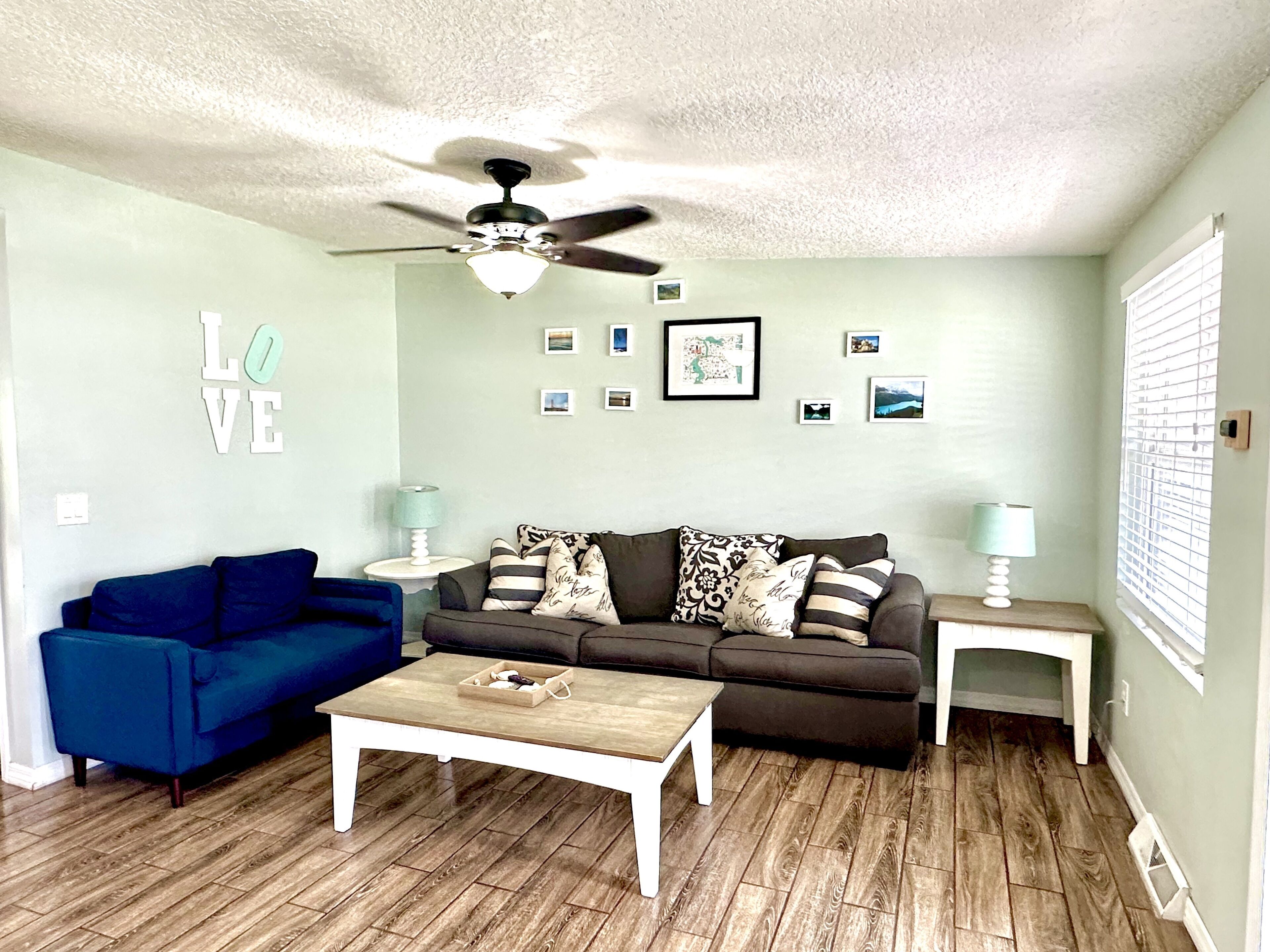 Light Grey Getaway under 2 miles to mayo, 4 miles to the beach