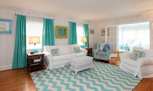 Bright and Beachy: 3BR Ground Floor Cottage 1 Block from the Beach - Private Parking + Private Yard