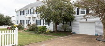 Bright and Beachy: 3BR Ground Floor Cottage 1 Block from the Beach - Private Parking + Private Yard