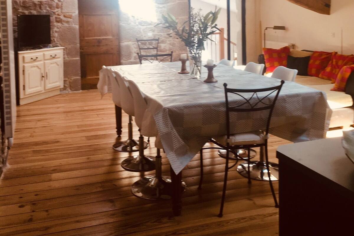 Appartement, 4 chambres | Repas dans la chambre
