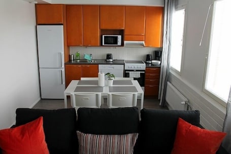 Apartment, 1 Bedroom | Private kitchenette | Full-size fridge, microwave, oven, stovetop
