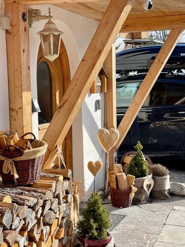 Kuschelige Ferienwohnung für 4 - 6 Personen mit Sauna und Skiraum im Haus