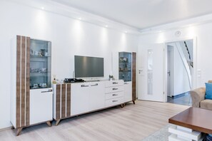 TV - Private House Lauenauer Straße (Hannover)