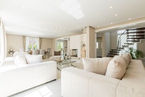 TV - Private House Zum Holzfeld (Laatzen)