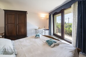 Deluxe Double Room, Non Smoking, Garden View (The Suite) | Individually decorated, desk, laptop workspace, blackout curtains - Le Calle (Iglesias)