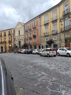 Property grounds - Nice and comfortable 55 square meter apartment in the center of Avellino (Avellino)