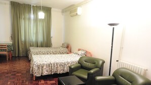 Standard Room | Blackout curtains, rollaway beds, free WiFi, bed sheets - Hôtel La Bastide Deir El Qamar (Deir al Qamar)