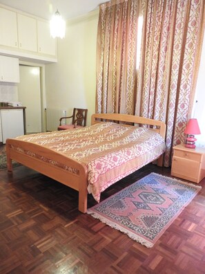Blackout curtains, rollaway beds, free WiFi, bed sheets - Hôtel La Bastide Deir El Qamar (Deir al Qamar)