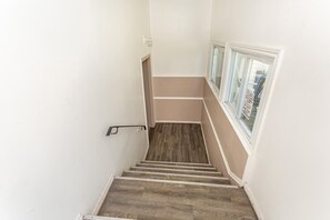 Hallway - Haven Inn (Hamilton)