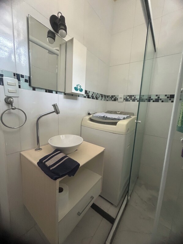 Douche, serviettes fournies