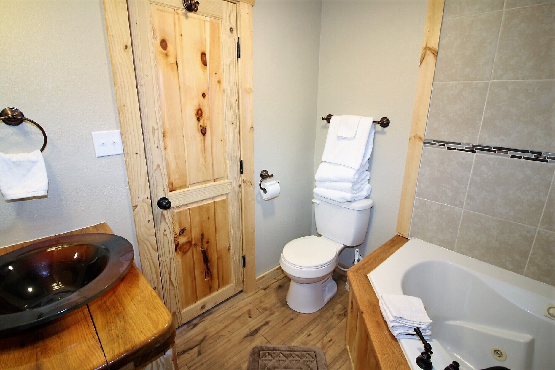 Beautiful Cabin sleeps 2-5