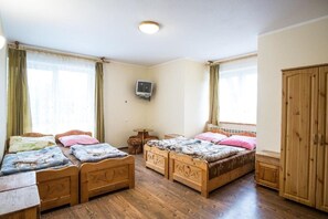 4 人部屋 テラス (3) | WiFi (無料)、ベッドシーツ