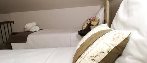 1 dormitori, planxa i posts de planxar, wifi gratuïta i roba de llit