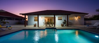 Vacaciones increíbles - villa hermosa y tranquila -8 invitados - playa a 3 minutos!