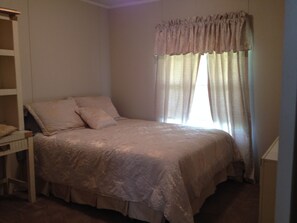 3 bedrooms, in-room safe, bed sheets