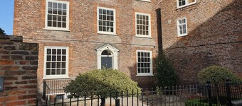 14 St Saviour's Place